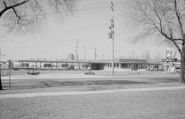 Swartzs Drive-In k-zoo